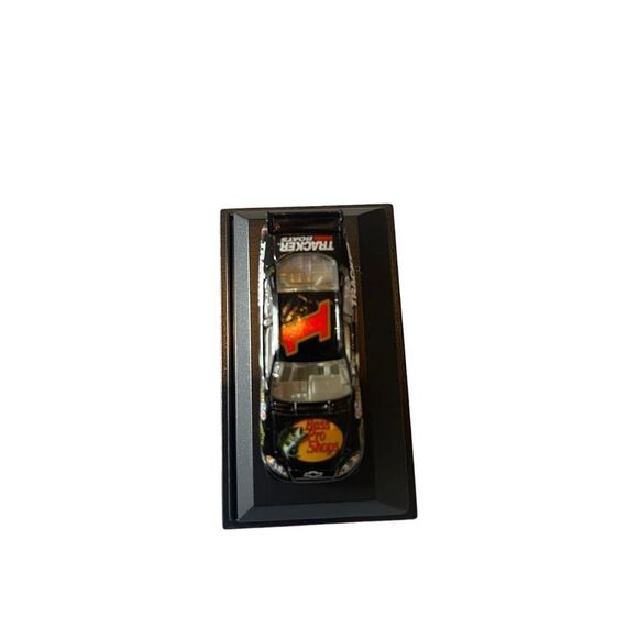 Lionel 2007 Martin Truex Jr #1 Bass Pro Shops Dover Race 1st Win NASCAR Racecar - Picture 10 of 16